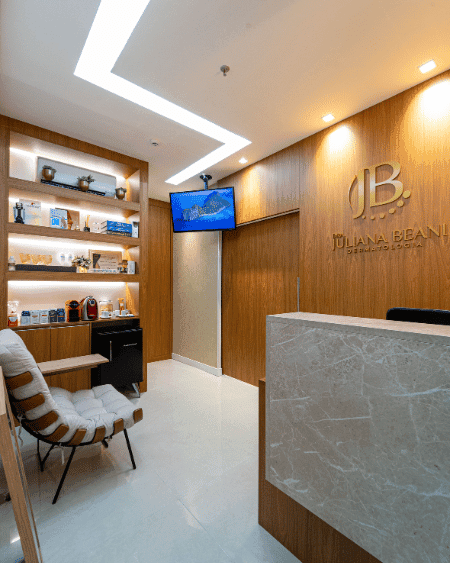 Clínica Dra. Juliana Beani em Jundiaí, espaço moderno e acolhedor para tratamentos de dermatologia e medicina estética.