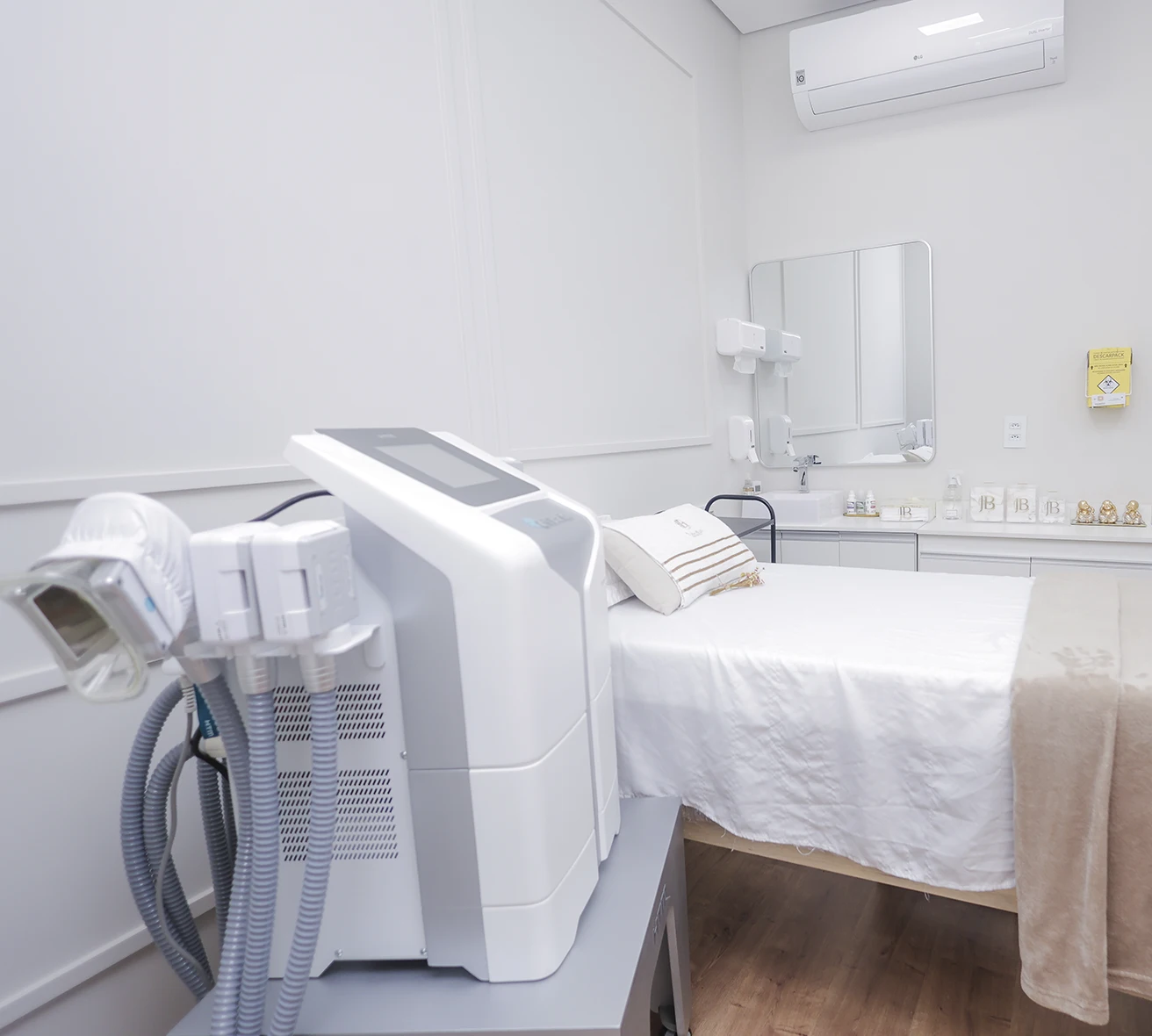 CollFase 8 Criolipólise em Jundiaí, Criolipólise, Criolipólise Preço, Criolipólise Funciona, Criolipólise antes e depois, criolipólise como funciona, Criolipólise Jundiaí, criolipólise riscos Criolipolise criusculpt em jundiai